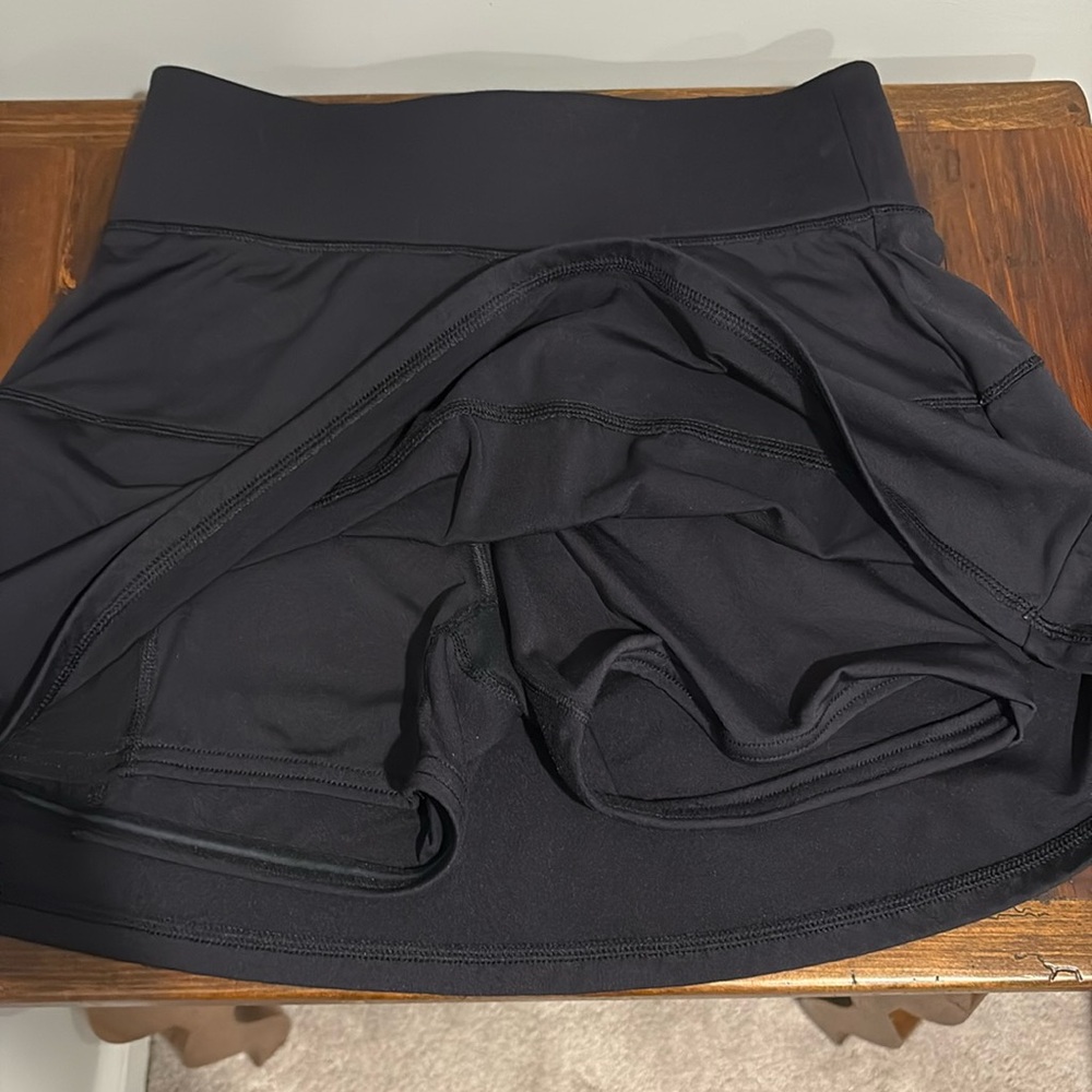 TALBOTS T by TALBOTS PERFORMANCE INTERLOCK TIERED SKORT SIZE XS - Picture 3 of 12